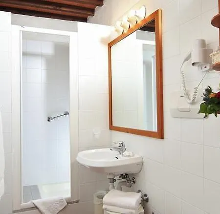 Casa Radda Hotel 4*