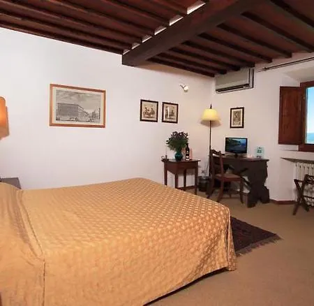 Casa Radda Hotel 4*